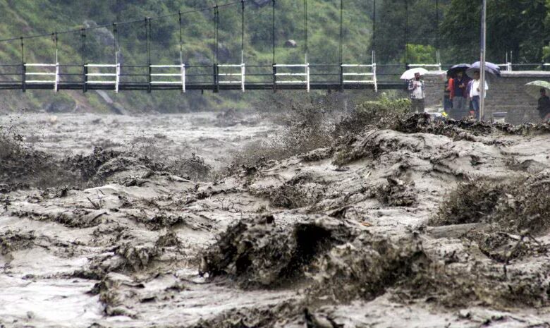 Floods wreak havoc in Jammu and Kashmir, damage increasing